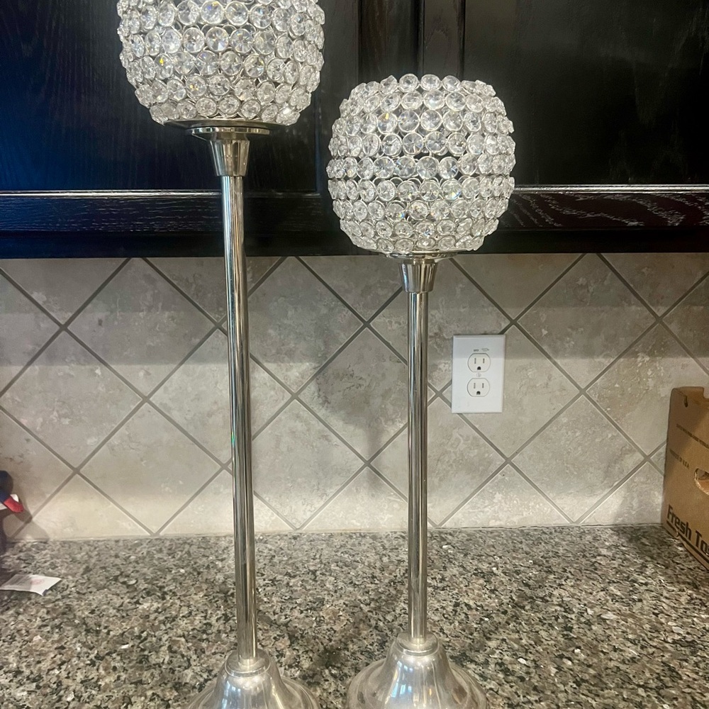 Elegant Crystal Ball Lamp - Picture 3 of 3